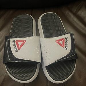 Reebok sandals boy size 1